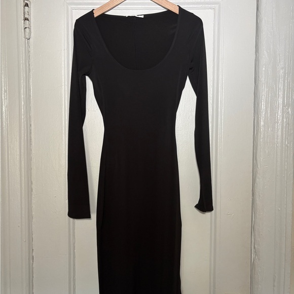 Elegant Black Long Sleeve Sander Dress side small - Picture 2 of 5